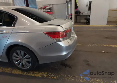 2012 Honda Accord 2.4 Ex-L z USA, uszkodzony, nr VIN 1HGCP2F83CA005470